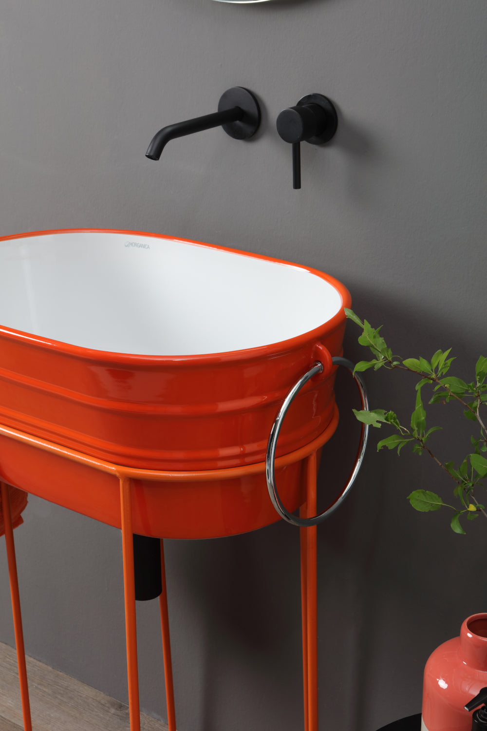 COMPOSIZIONE TINOZZA E STRUTTURA ARANCIO ENERGIA