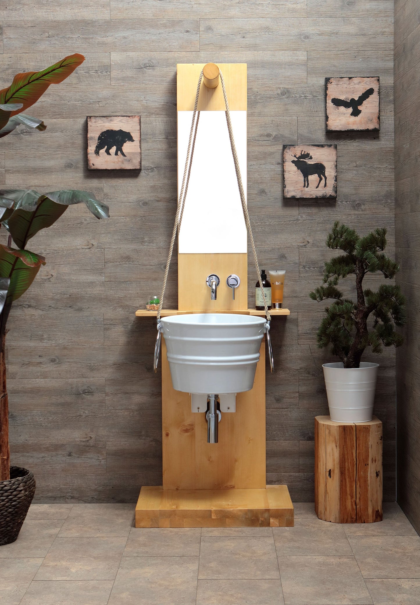 STRUTTURA DA TERRA IN LEGNO CON SPECCHIO POZZO BACILE