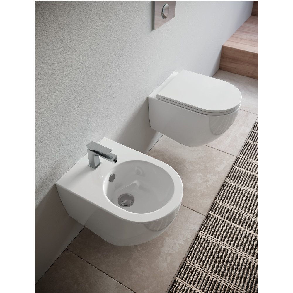Rimless wall-hung Wc Tour
